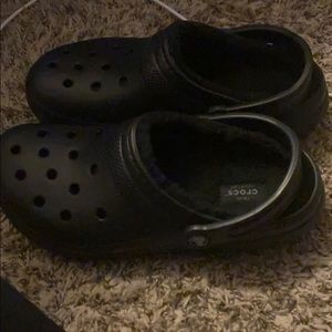 Brand new crocs with fur size 6 in men 8 in women.